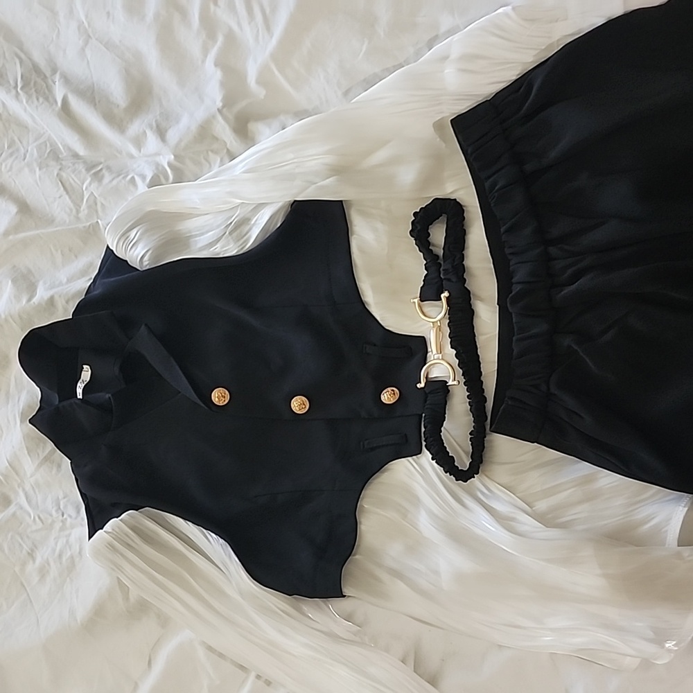 Black and White shorts outfit new